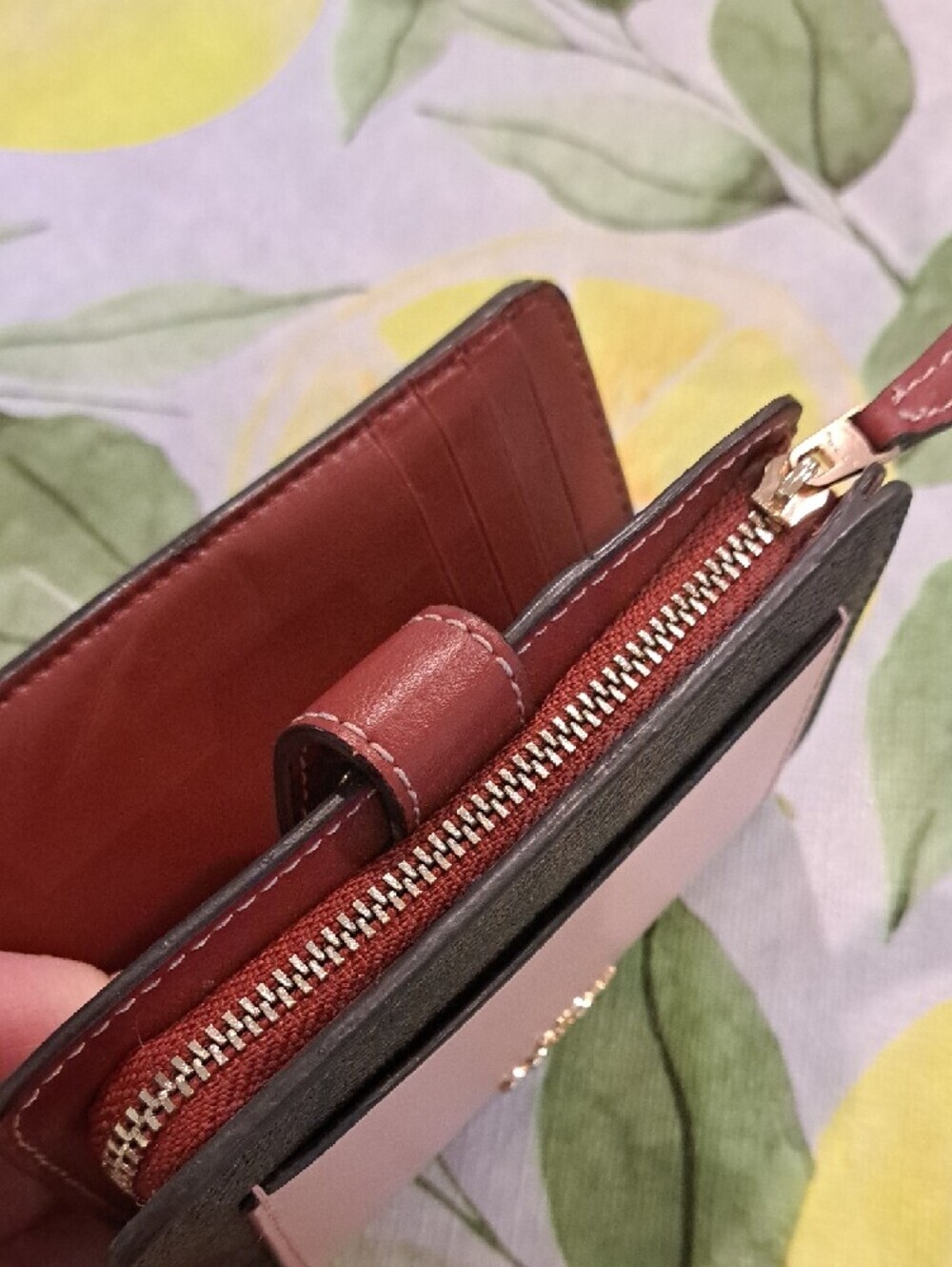 Coach Black and Light Pink Leather Wallet with Gold Logo - Picture 4 of 4